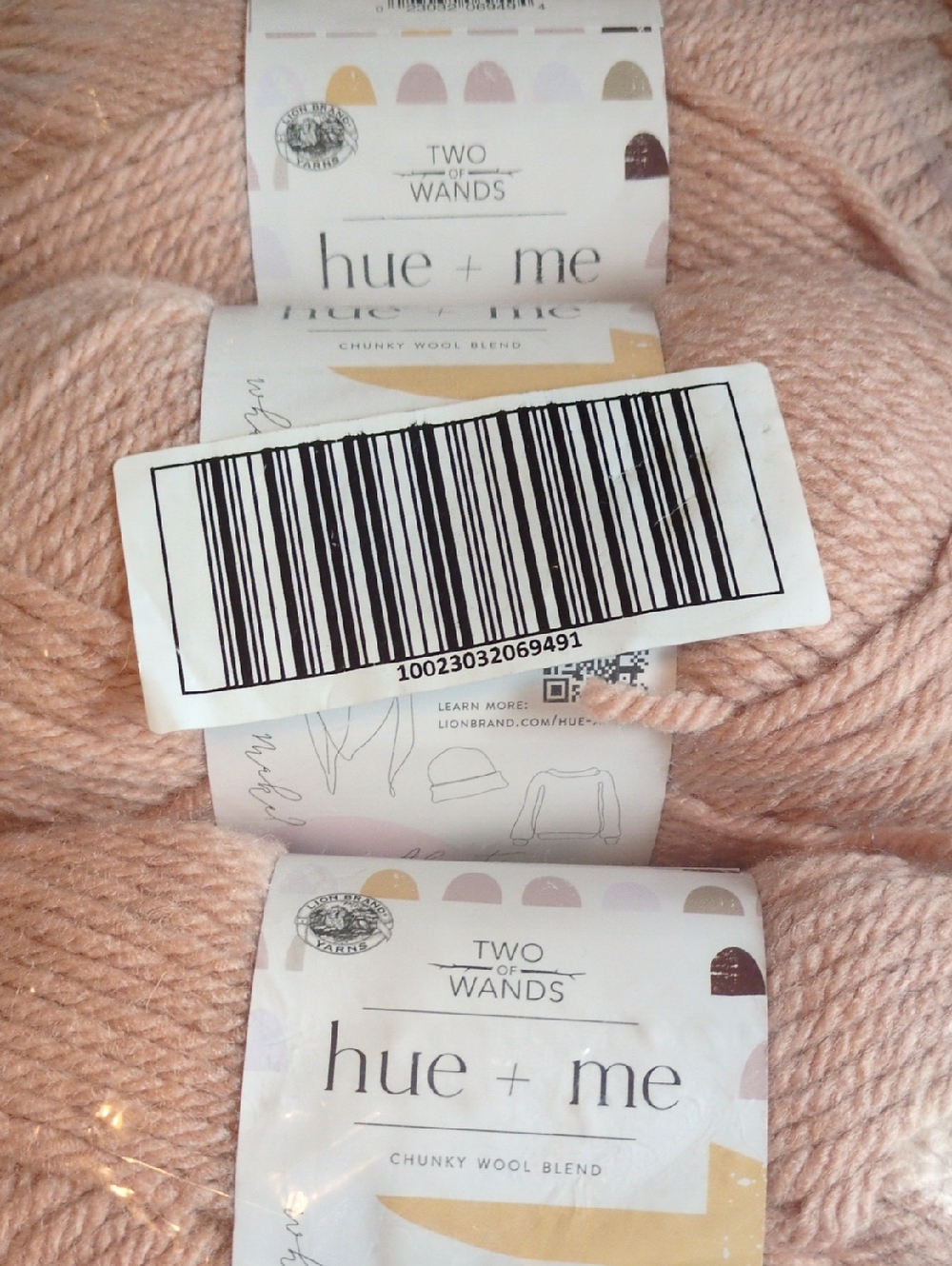 hue + me Chunky Wool Blend Yarn - Soft Peach